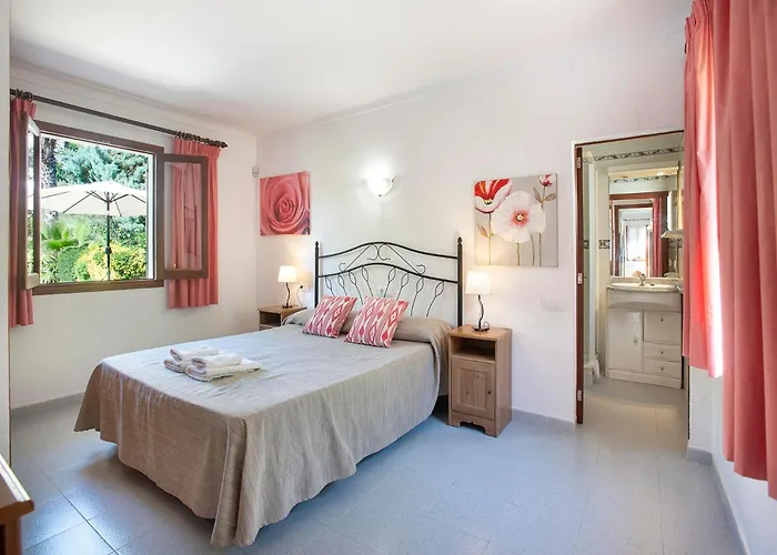 Pina By Vintage Travel Pollensa