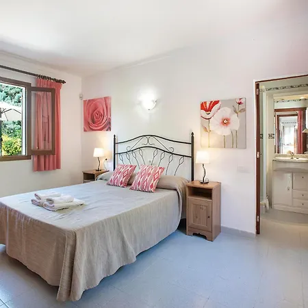 Pina By Vintage Travel Pollença