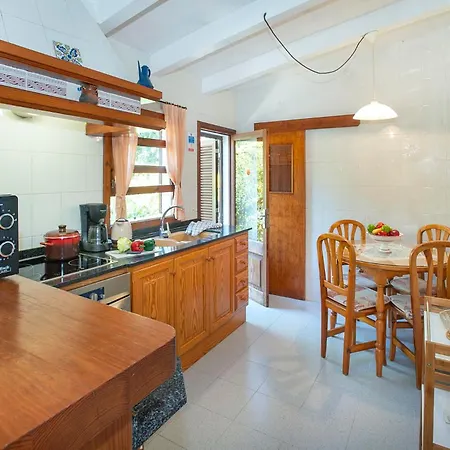 Pina By Vintage Travel Pollença