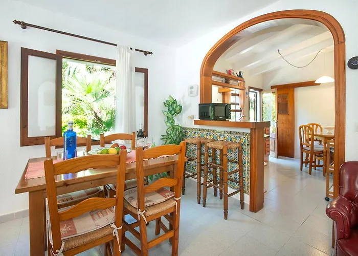 Pina By Vintage Travel